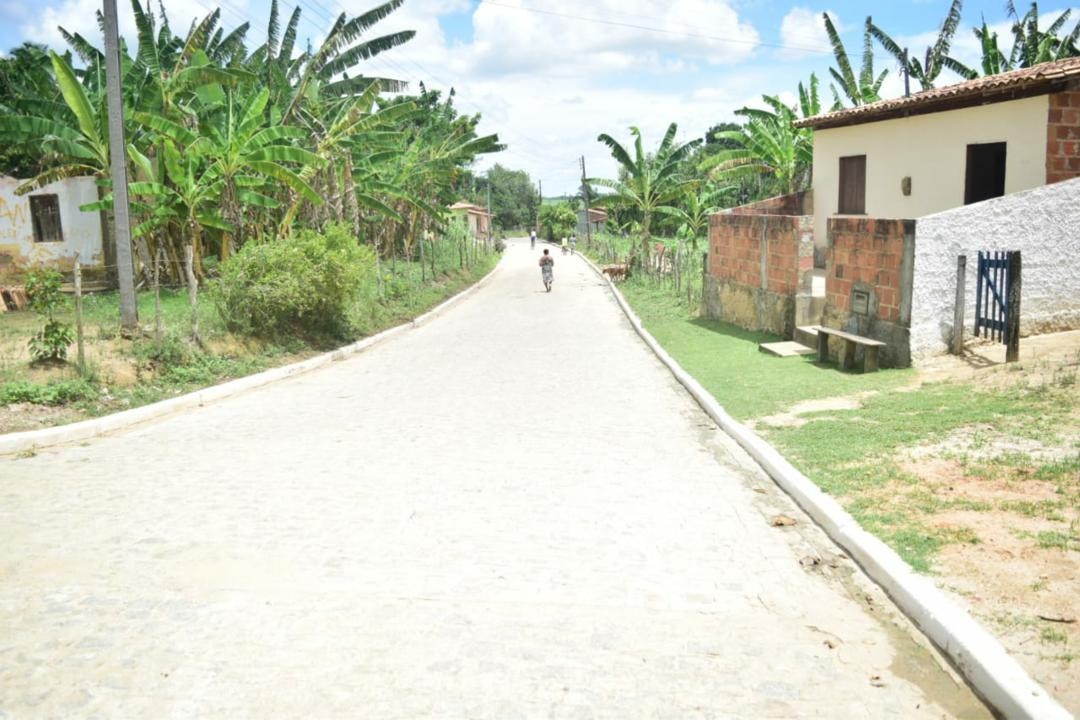 Prefeitura entrega pavimentação de mais de 30 ruas do Povoado Pedrinhas
