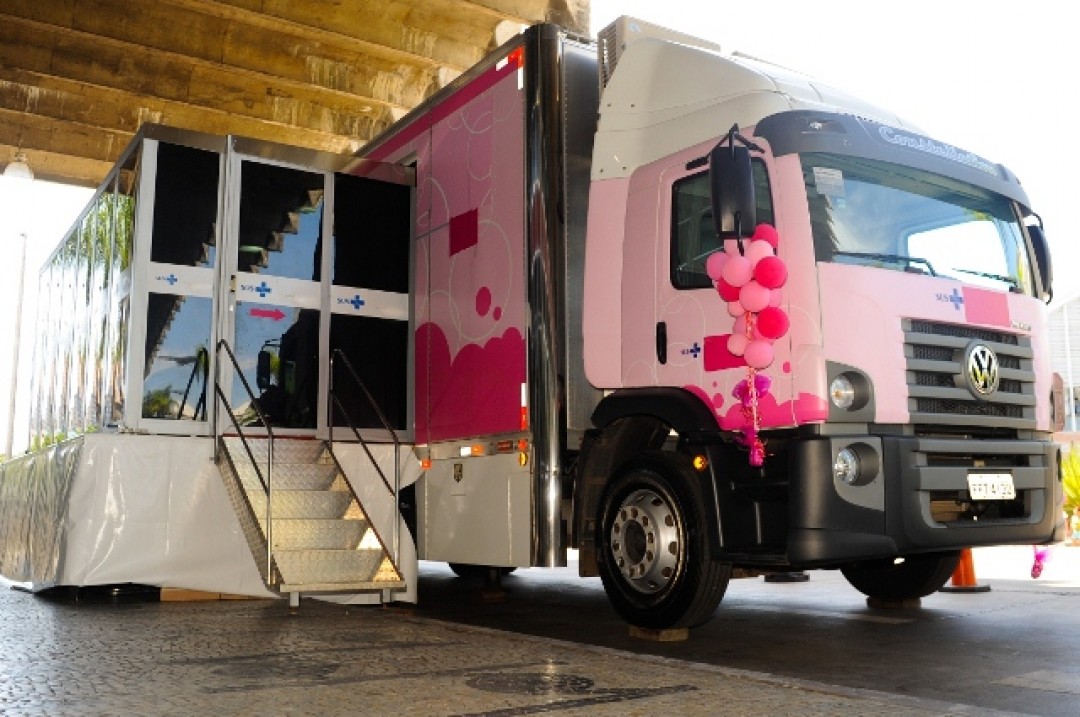 Outubro Rosa: caminhão equipado com mamógrafo móvel chega ao município de Areia Branca