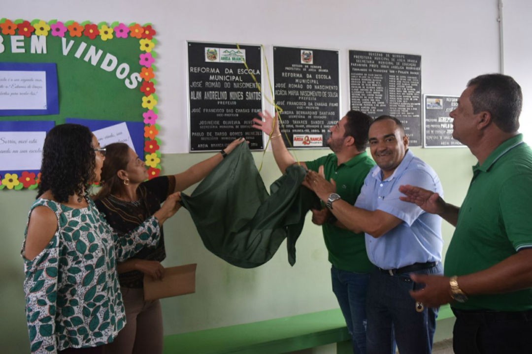 Prefeitura entrega reforma da Escola Municipal José Romão e inicia calendário letivo