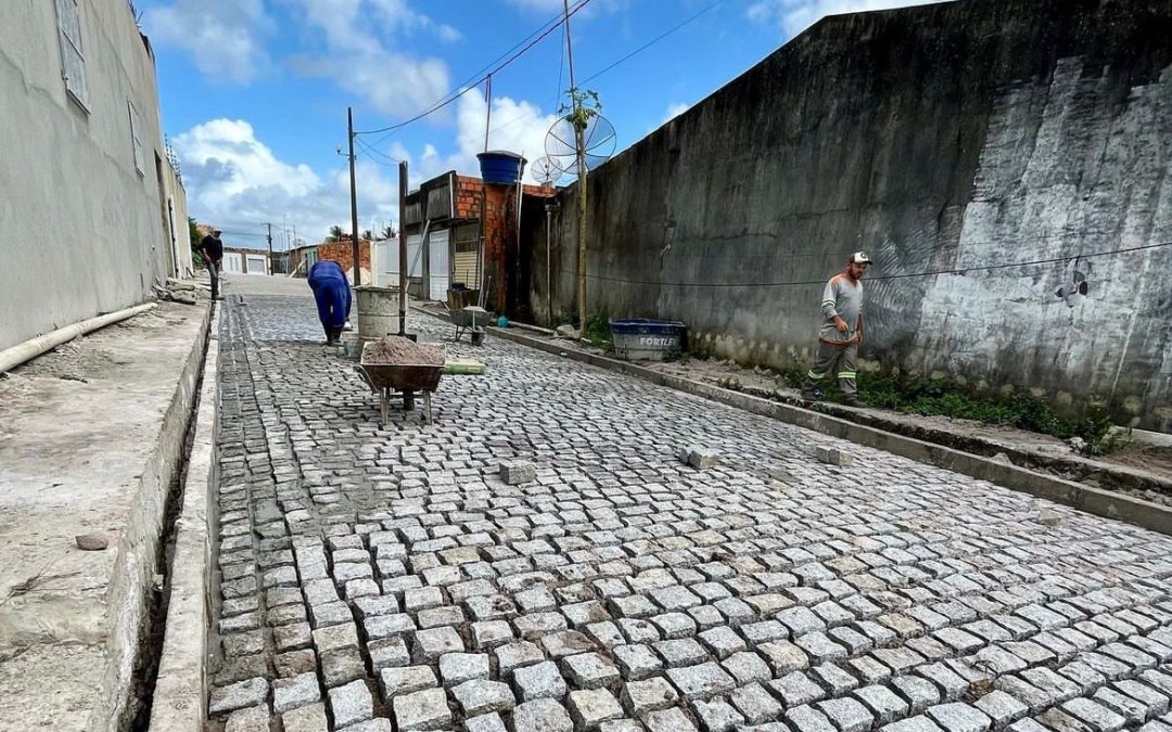 Prefeitura inicia obras de pavimentação de ruas no povoado Junco